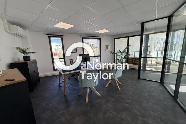 Plus de détails pour Bureau à louer