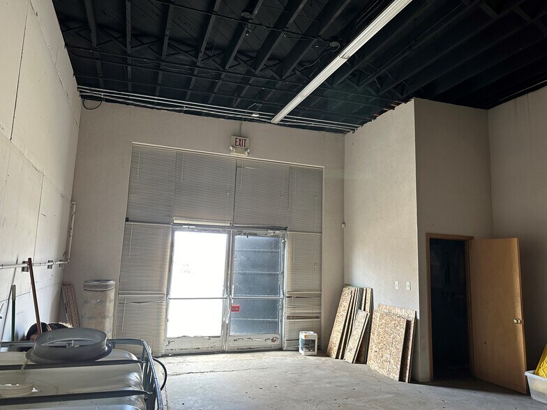 13801 Schoolcraft St, Detroit, MI à vendre - Photo de l’immeuble – Image 3 sur 9