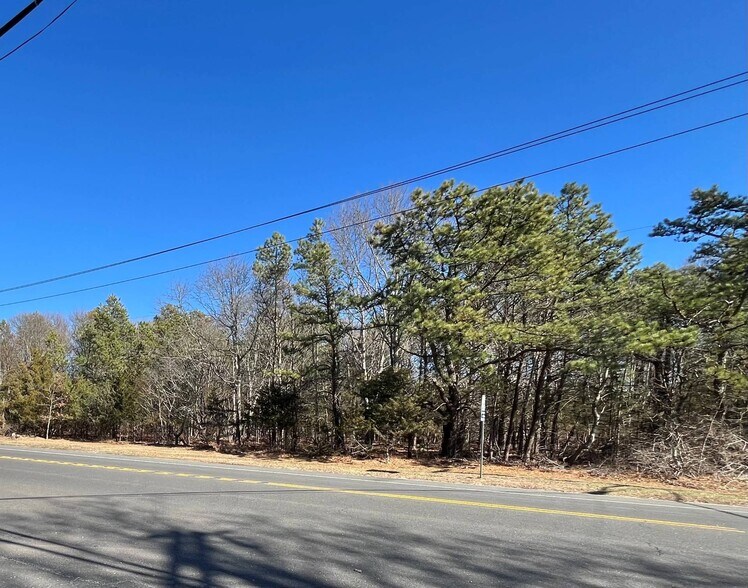 81A and 83 Montauk Highway portefeuille de 2 biens à vendre sur LoopNet.fr - Photo de l’immeuble – Image 3 sur 5