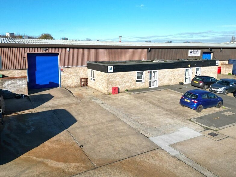 3A-3H Moss Rd, Witham à louer - Photo de l’immeuble – Image 2 sur 9