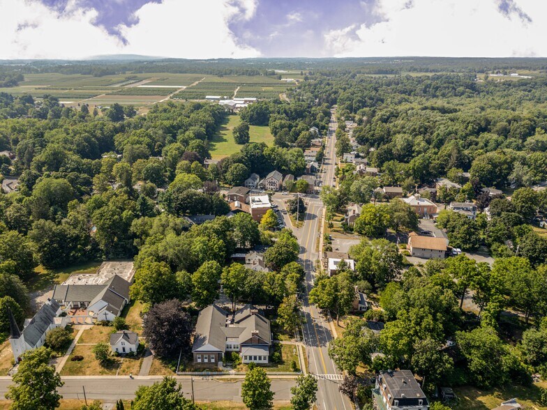 16 Hudson St, Kinderhook, NY à vendre - Photo de l’immeuble – Image 3 sur 74