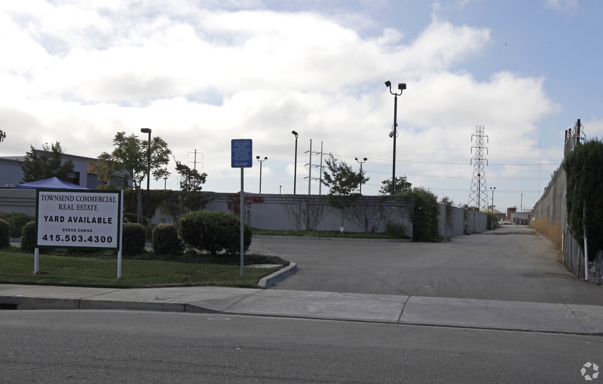 3680 Depot Rd, Hayward, CA à louer Photo principale– Image 1 sur 3