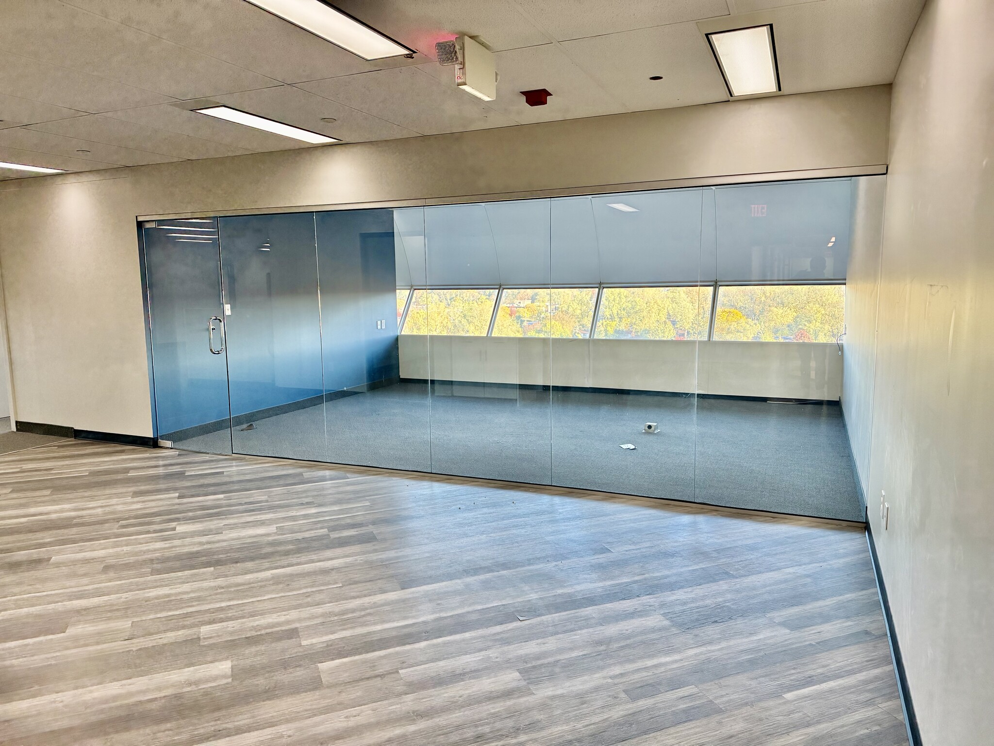 18000 W 9 Mile Rd, Southfield, MI à louer Photo intérieure– Image 1 sur 3