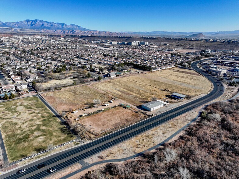 Terrain dans St George, UT à vendre - Aérien – Image 2 sur 3