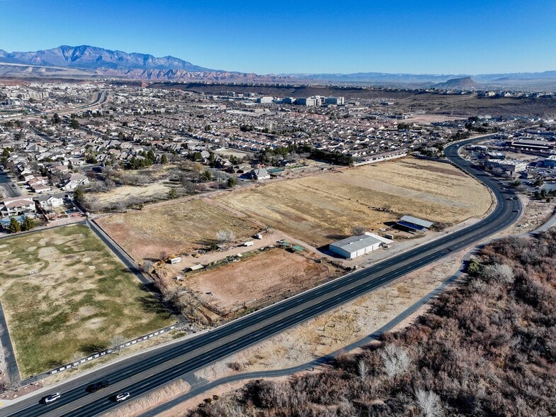TBD E, St George, UT à vendre - Aérien – Image 2 sur 3