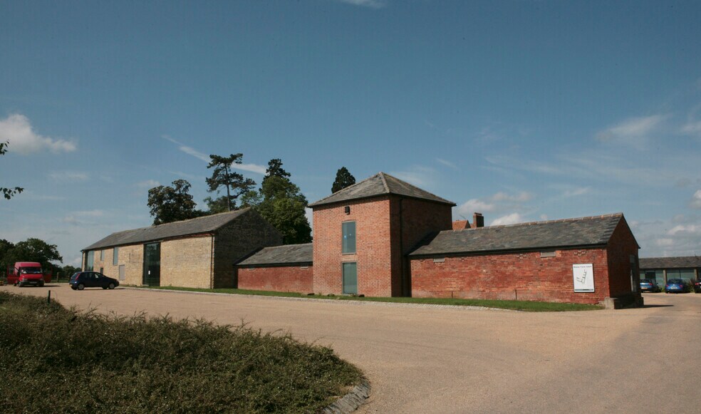 Old Wolverton Rd, Milton Keynes à louer - Photo de l’immeuble – Image 3 sur 12