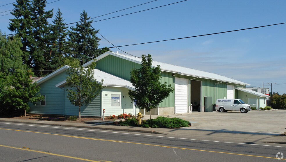 2129 Roosevelt Blvd, Eugene, OR à louer - Photo de l’immeuble – Image 2 sur 3