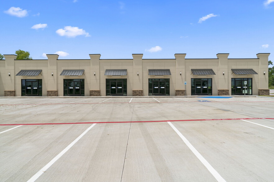 15325 Summit Park Dr, Montgomery, TX à vendre - Photo de l’immeuble – Image 1 sur 13