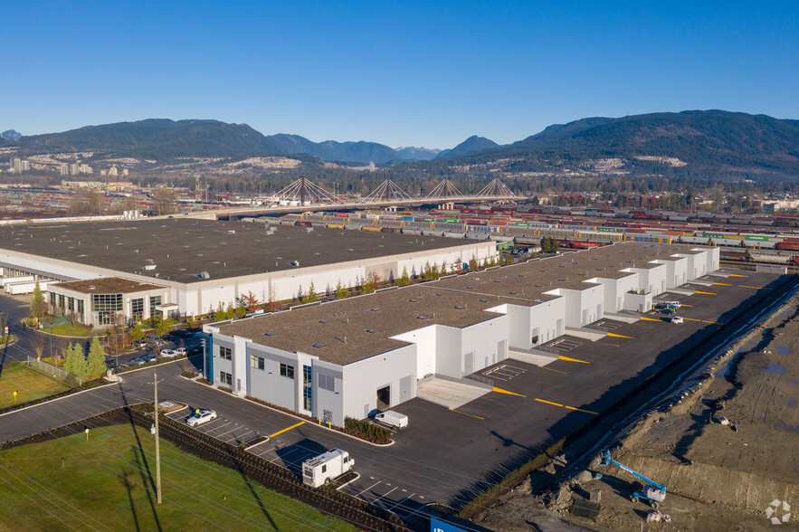 1579 Kingsway Ave, Port Coquitlam, BC à vendre - Photo de l’immeuble – Image 2 sur 17