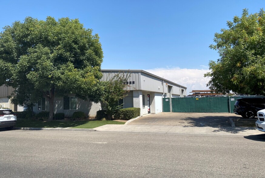 3922 Ann Ave, Fresno, CA à louer - Photo de l’immeuble – Image 1 sur 1