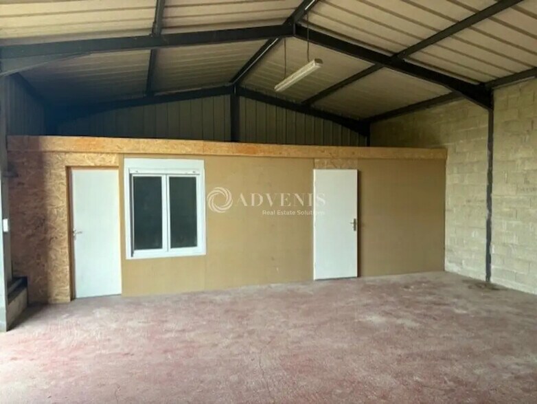 Local d’activités dans Saint-Denis-sur-Loire à louer - Photo intérieure – Image 3 sur 3