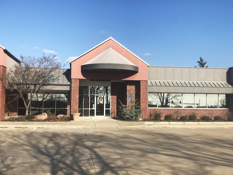 3316 Lemone Industrial Blvd, Columbia, MO à louer - Photo de l’immeuble – Image 2 sur 4