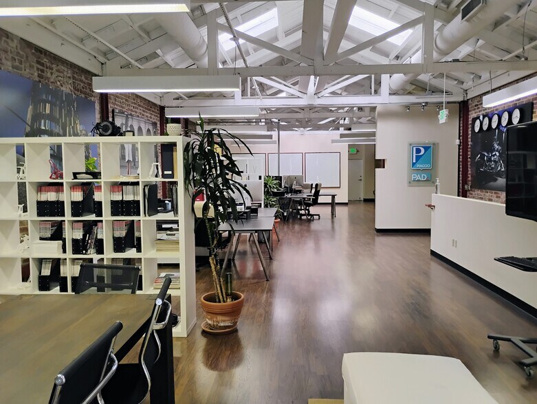 33-35 E Colorado Blvd, Pasadena, CA à louer - Photo de l’immeuble – Image 3 sur 5