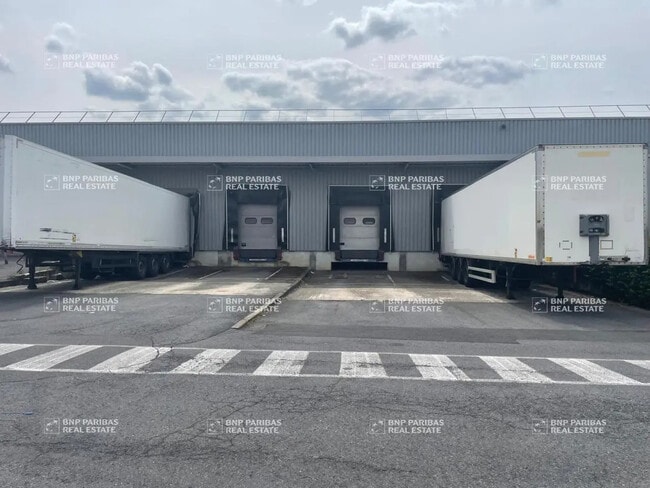 Plus de détails pour Bureau, Local d'activités à louer