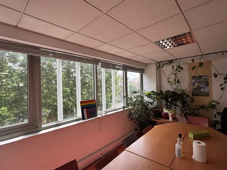 Bureau dans Bordeaux à louer - Photo de l’immeuble – Image 3 sur 10