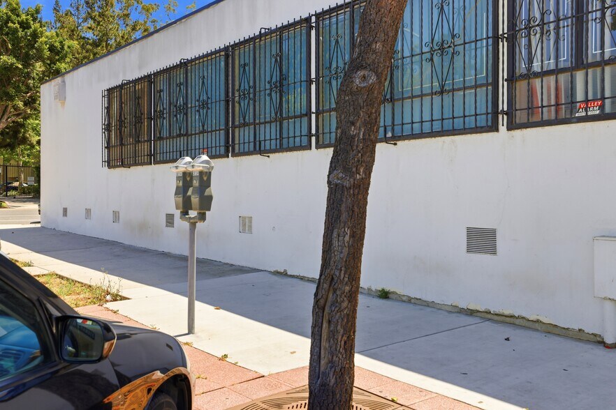 101, 105, 109 S Locust St portefeuille de 3 biens à vendre sur LoopNet.fr - Photo de l’immeuble – Image 3 sur 28