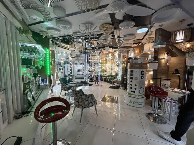 Plus de détails pour Local commercial à louer