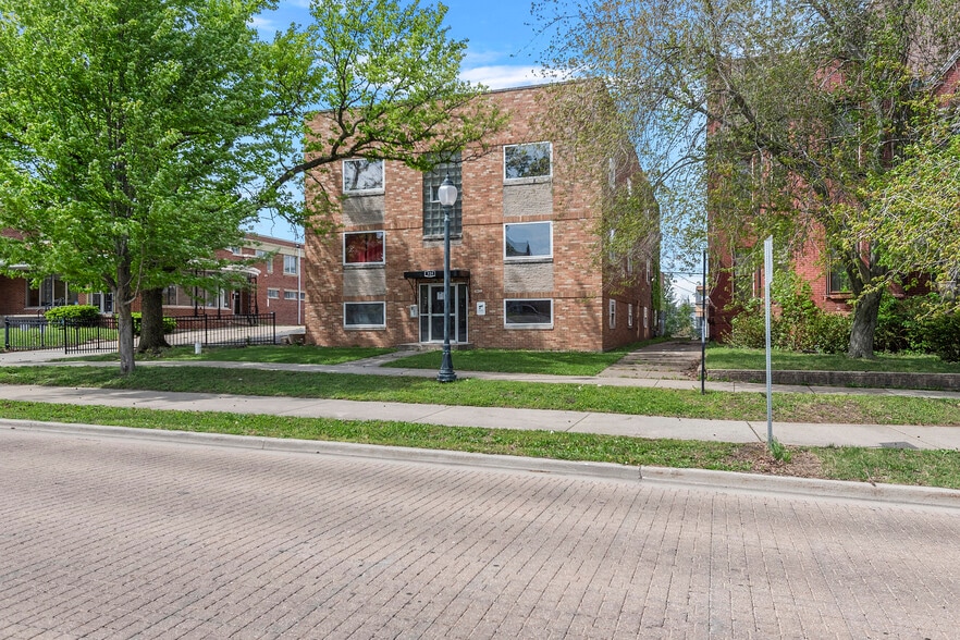 320 W Main St, Decatur, IL à vendre - Photo de l’immeuble – Image 1 sur 31