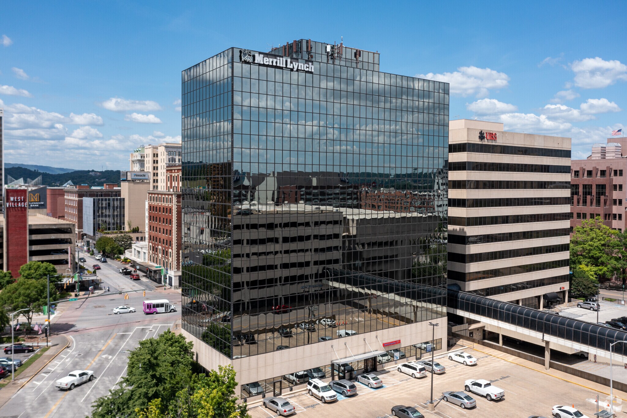 200 W Martin Luther King Blvd, Chattanooga, TN à louer Photo de l’immeuble– Image 1 sur 16