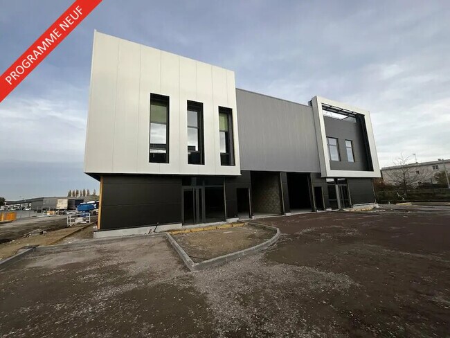 Plus de détails pour Local d'activités à louer