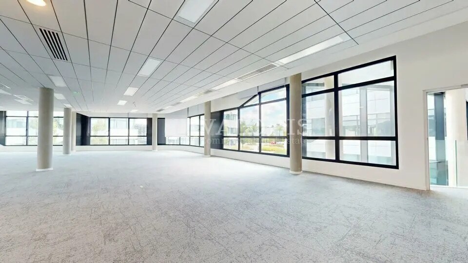 Bureau dans Champagne-au-Mont-d'Or à louer Photo de l’immeuble– Image 1 sur 6