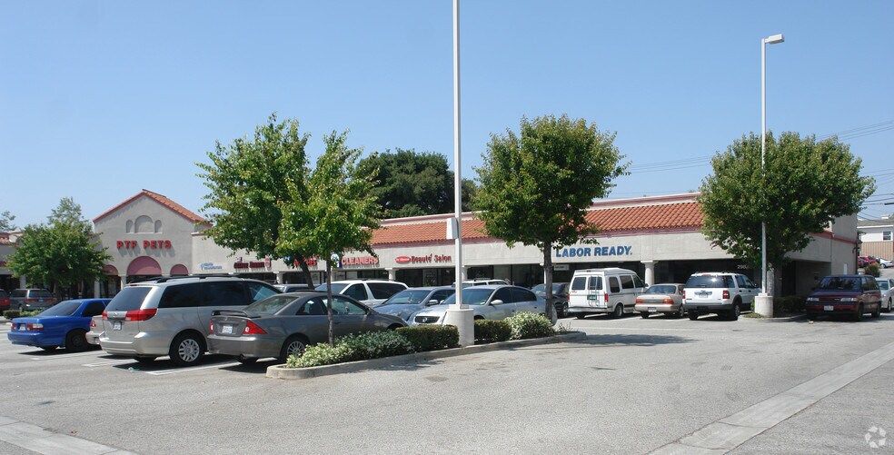 2982 E Colorado Blvd, Pasadena, CA à vendre - Photo de l’immeuble – Image 2 sur 5