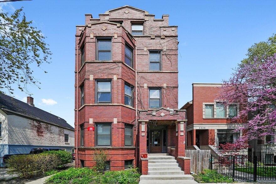 2332 W Charleston St, Chicago, IL à vendre - Photo de l’immeuble – Image 2 sur 16