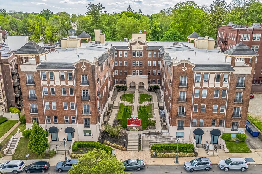 2120-2134 N 63rd St, Philadelphia, PA à vendre - Photo de l’immeuble – Image 1 sur 14