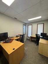 2141 Henderson Hwy, Winnipeg, MB à louer Photo intérieure– Image 1 sur 16