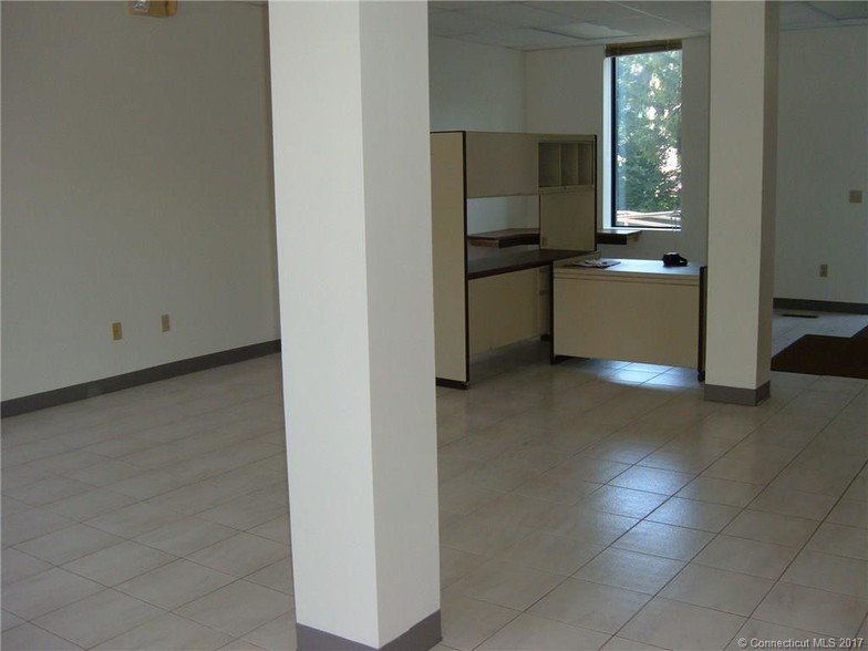 122 Franklin St, Torrington, CT à louer - Photo intérieure – Image 3 sur 17