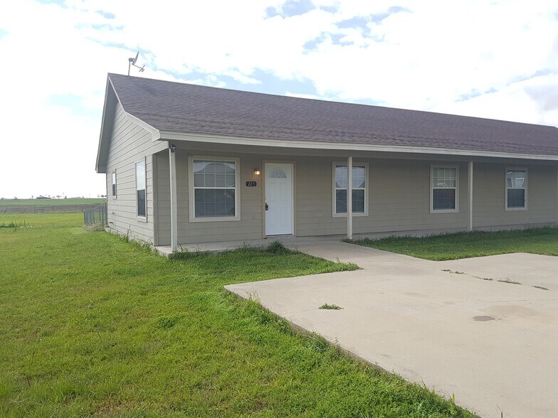 225 Blue Bell Ct, Weatherford, TX à vendre - Photo principale – Image 1 sur 2