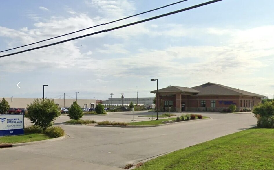 1225 N Main St, Monmouth, IL à louer - Photo principale – Image 1 sur 1