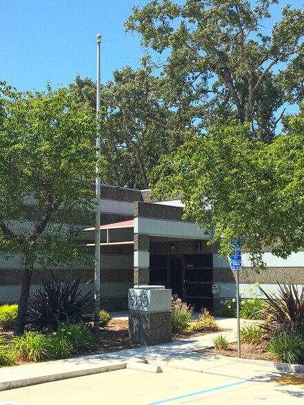 5355 Skylane Blvd, Santa Rosa, CA à louer - Photo de l’immeuble – Image 2 sur 4