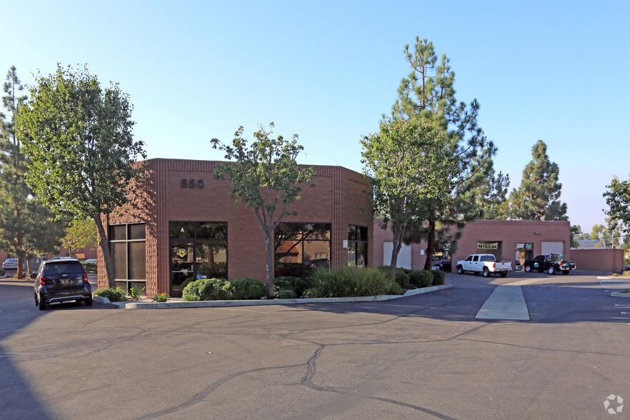550 Industrial Way, Fallbrook, CA à louer - Photo principale – Image 1 sur 5