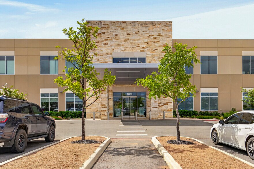 17766 Verde Pky, Schertz, TX à vendre - Photo de l’immeuble – Image 3 sur 12