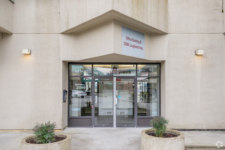 2099 Lougheed Hwy, Port Coquitlam, BC à louer - Photo de l’immeuble – Image 2 sur 12