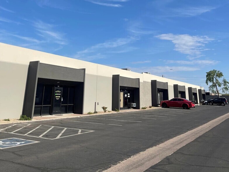 1210 W Alameda Dr, Tempe, AZ à louer - Photo de l’immeuble – Image 2 sur 4
