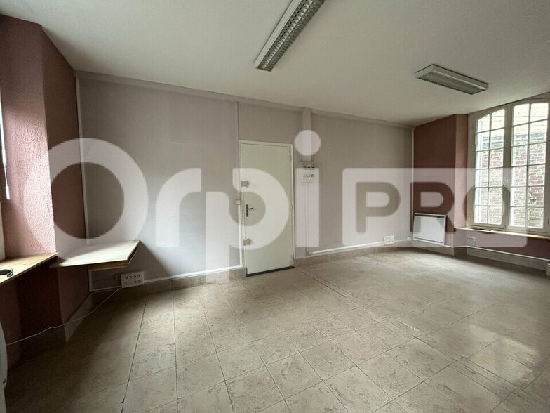 Bureau dans Compiègne à louer - Photo intérieure – Image 2 sur 6