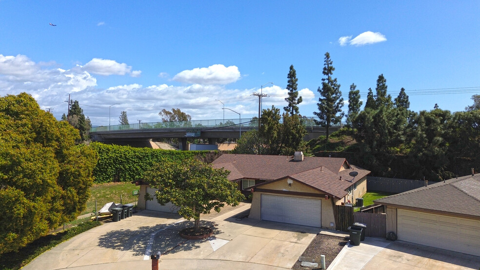 2032 E Stearns Ave, Orange, CA à vendre - Photo de l’immeuble – Image 3 sur 4