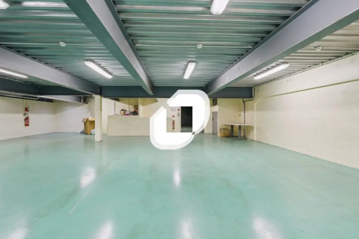 Local d’activités dans Boissy-Saint-Léger à louer Photo de l’immeuble– Image 1 sur 14