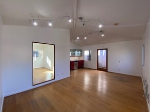 3379-3383 Robertson Pl, Los Angeles, CA à louer Photo intérieure– Image 2 sur 3