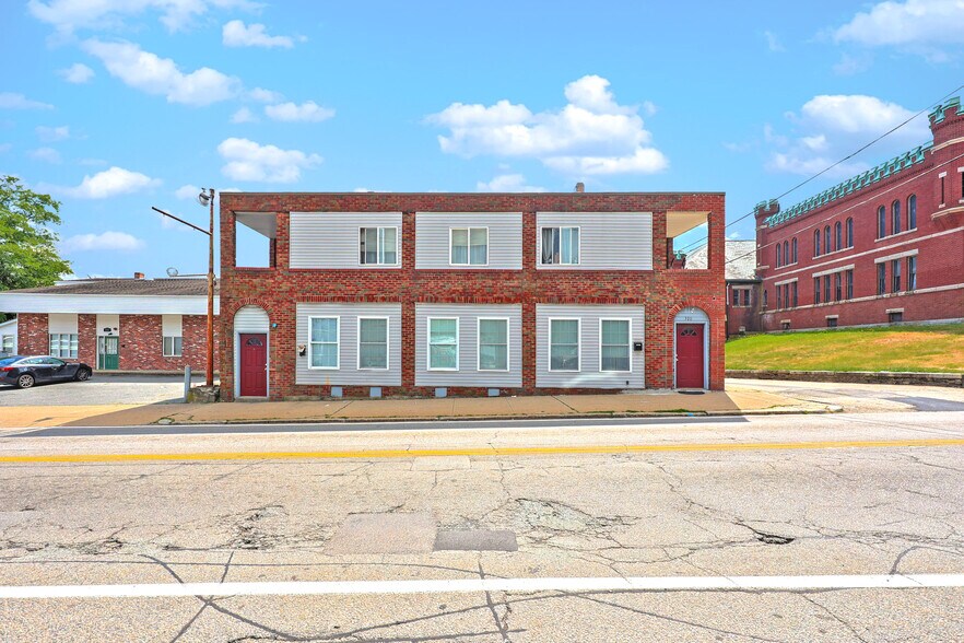 292 S Main St, Woonsocket, RI à vendre - Photo de l’immeuble – Image 1 sur 9