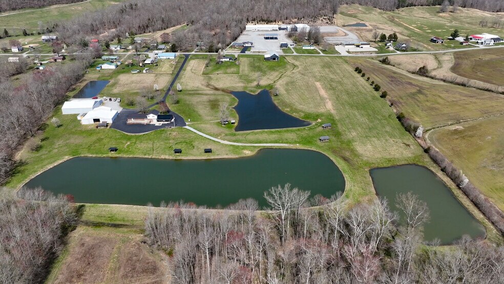 8521 Liberty Rd, Campbellsville, KY à vendre - Photo de l’immeuble – Image 3 sur 34