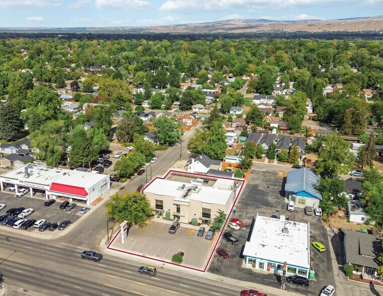 6128 W Fairview Ave, Boise, ID à vendre - Photo de l’immeuble – Image 2 sur 7