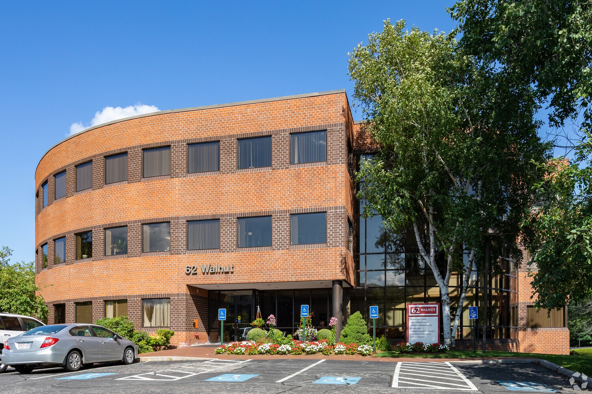 62 Walnut St, Wellesley, MA à louer Photo principale– Image 1 sur 7