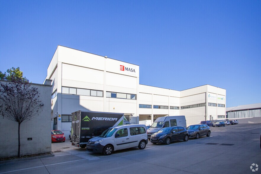 Industriel/Logistique dans San Fernando de Henares, Madrid à vendre - Photo de l’immeuble – Image 3 sur 4