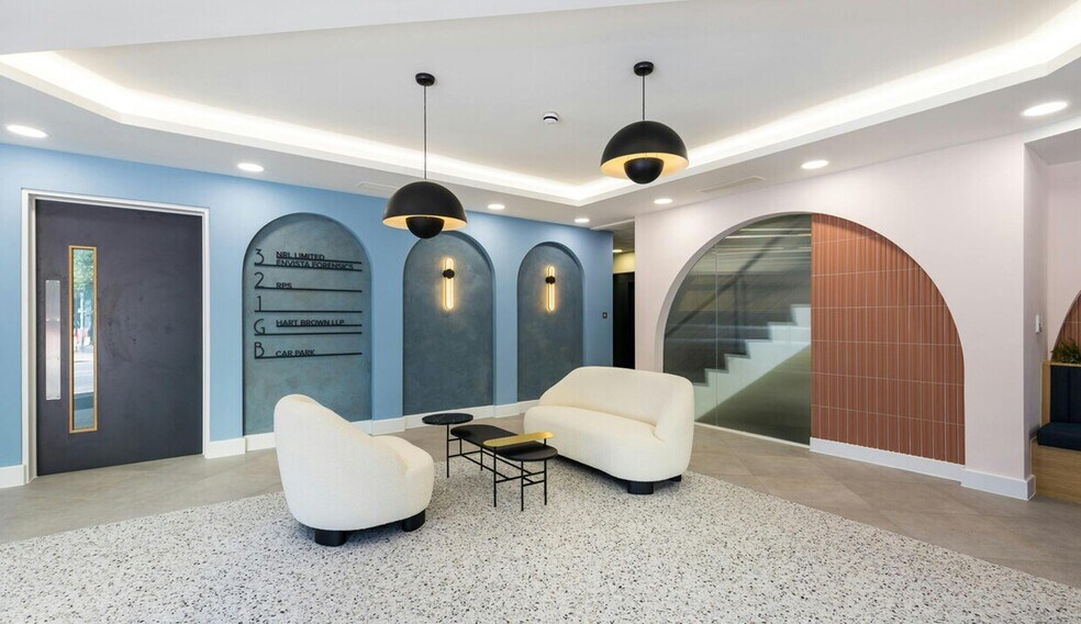 27-41 Church St W, Woking à louer - Photo de l’immeuble – Image 3 sur 22