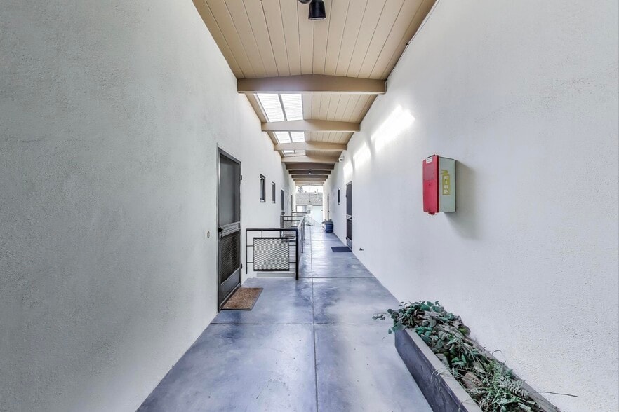 100 Millbrae Ave, Millbrae, CA à vendre - Photo de l’immeuble – Image 2 sur 6