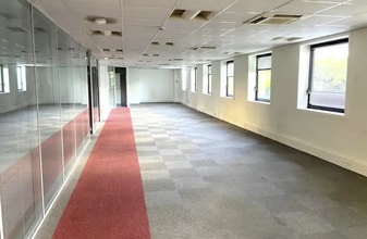 Bureau dans Courbevoie à louer Photo intérieure– Image 2 sur 3