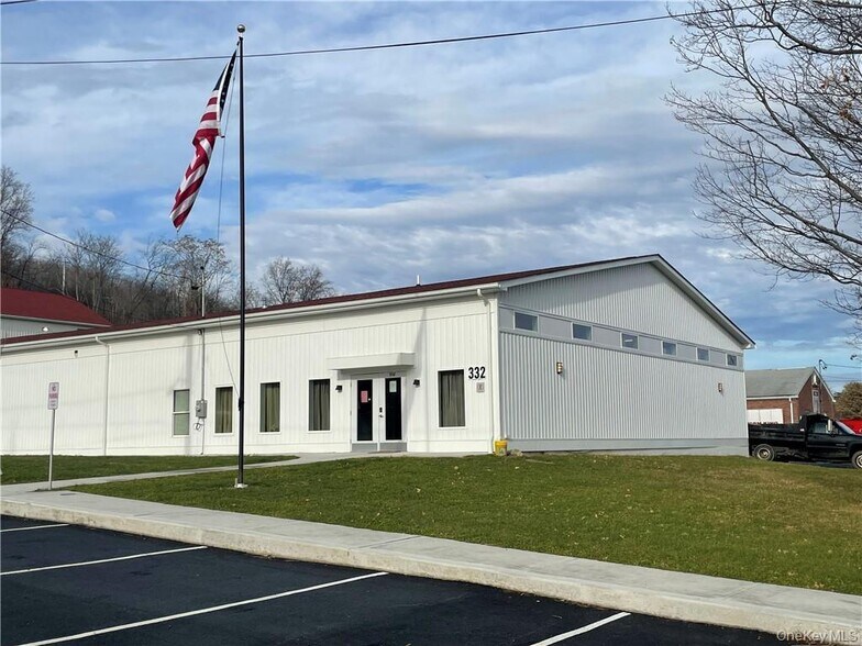 75 Bill Larkin Dr, New Windsor, NY à vendre - Photo de l’immeuble – Image 3 sur 16